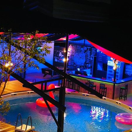 Wild Ones Hostel Bangkok Luaran gambar