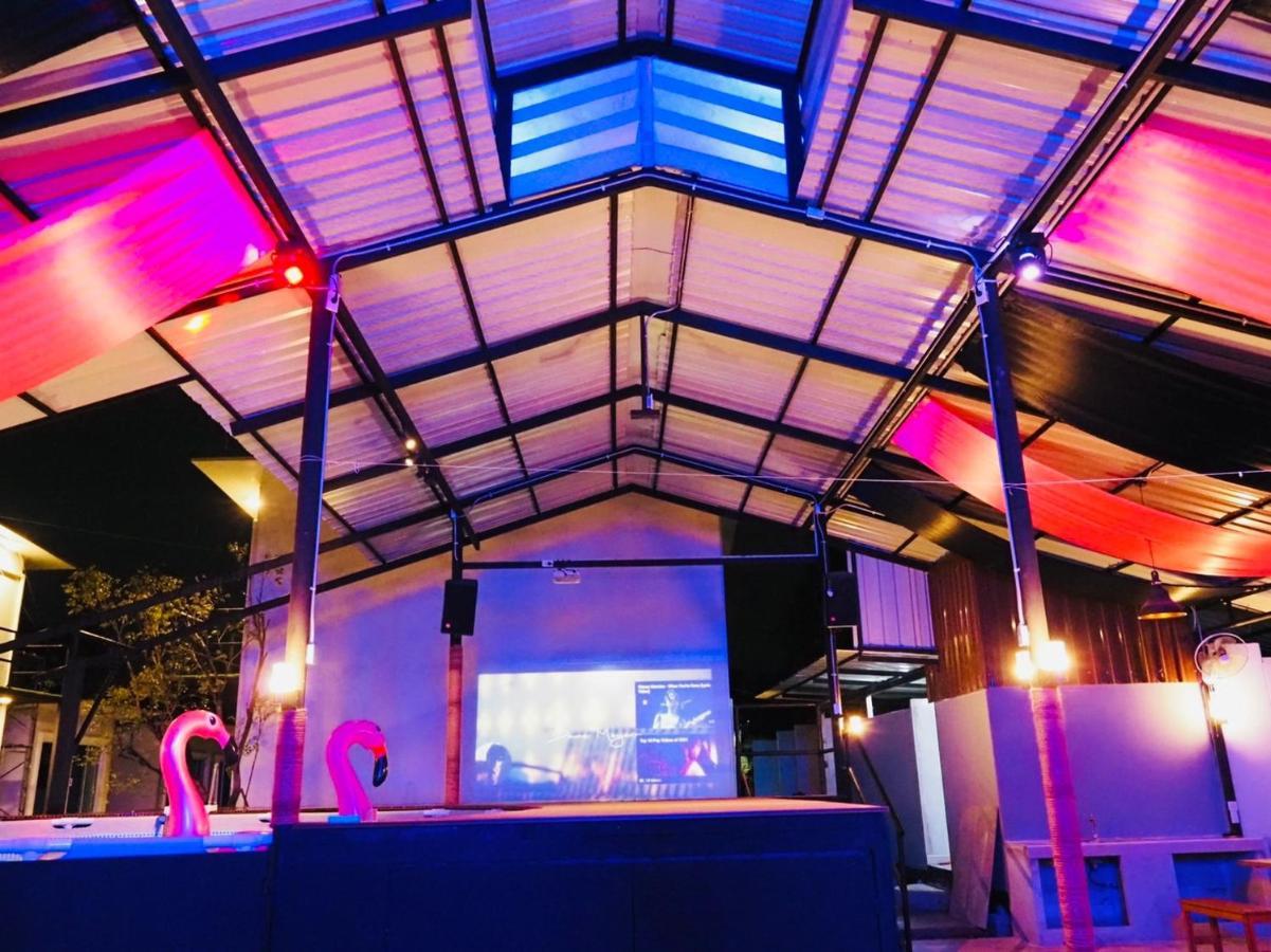 Wild Ones Hostel Bangkok Luaran gambar