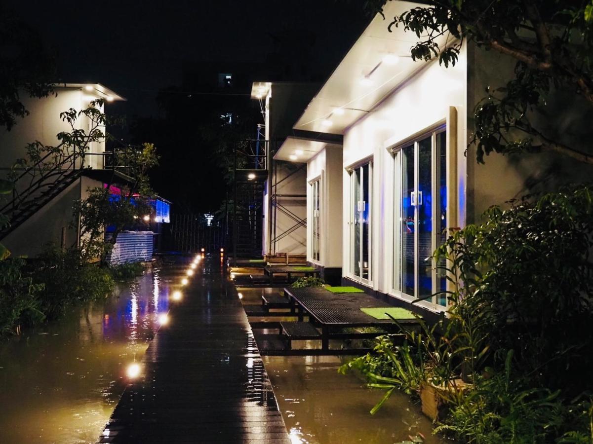 Wild Ones Hostel Bangkok Luaran gambar